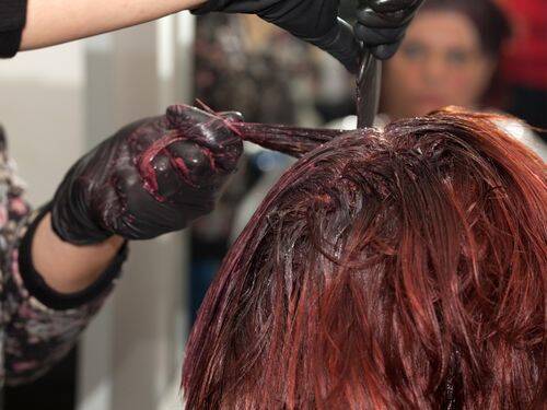 Porady dotyczące farbowania włosów, które musisz znać
